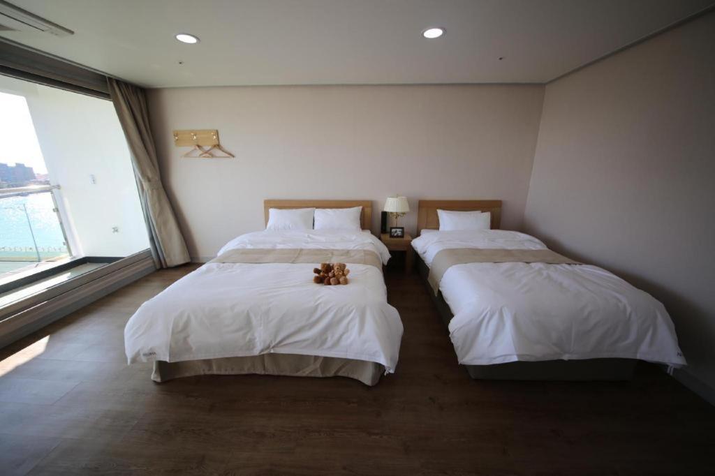 Hotel Aroha Jeju Seogwipo Bagian luar foto