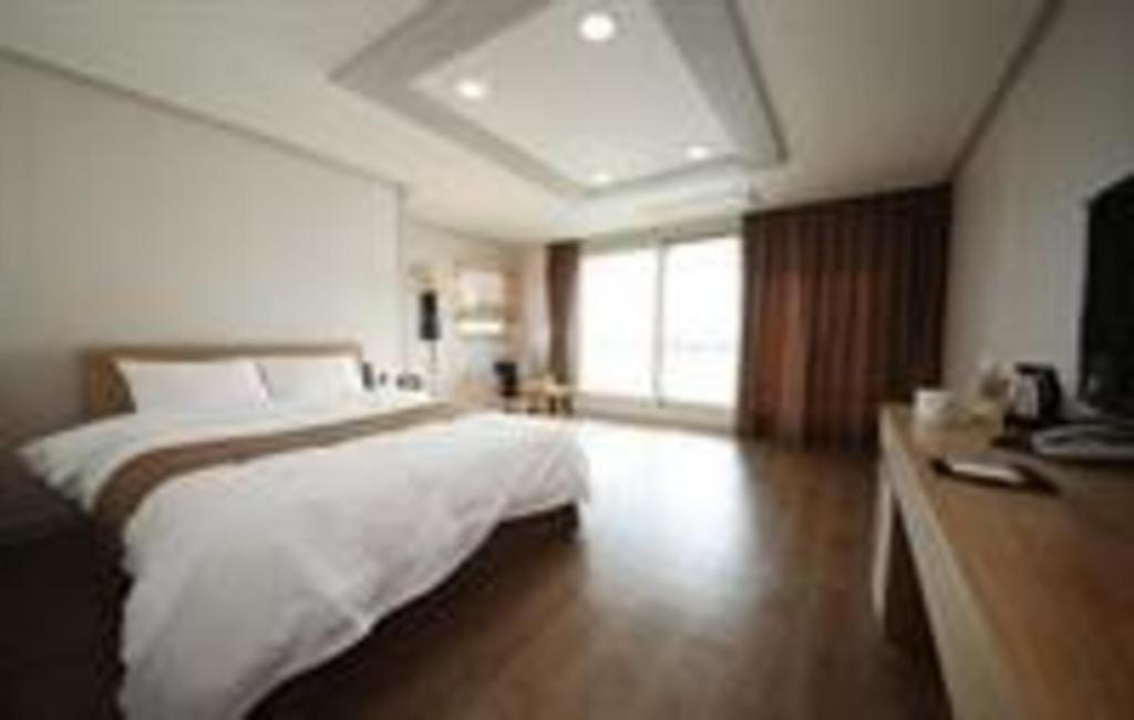Hotel Aroha Jeju Seogwipo Bagian luar foto