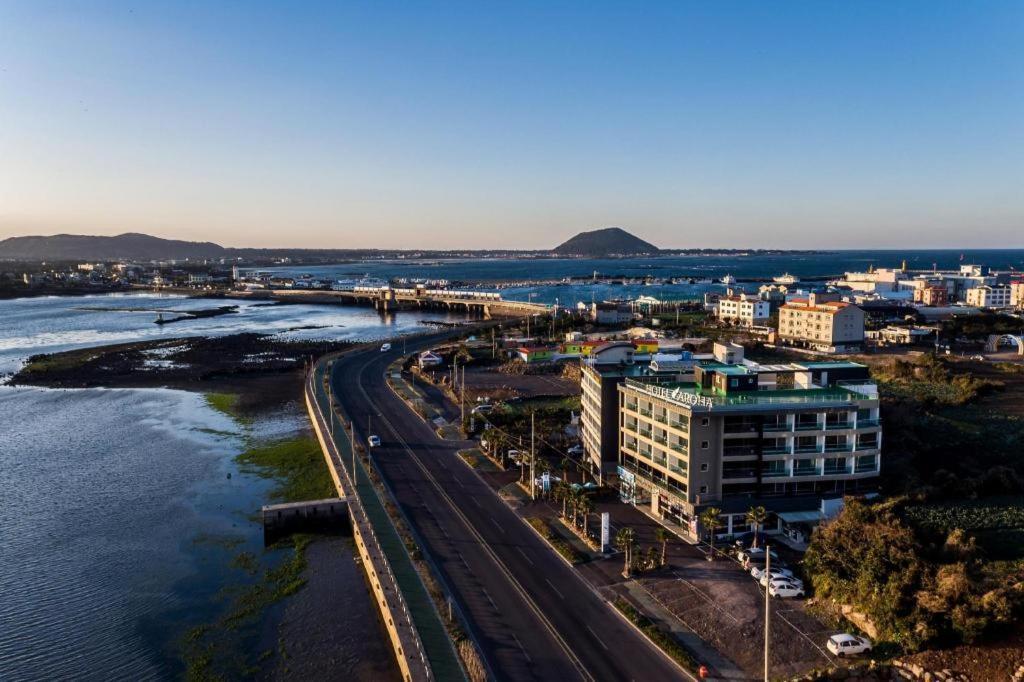 Hotel Aroha Jeju Seogwipo Bagian luar foto