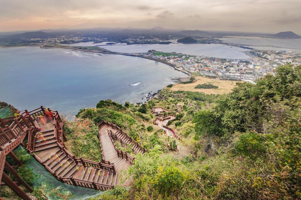 Hotel Aroha Jeju Seogwipo Bagian luar foto