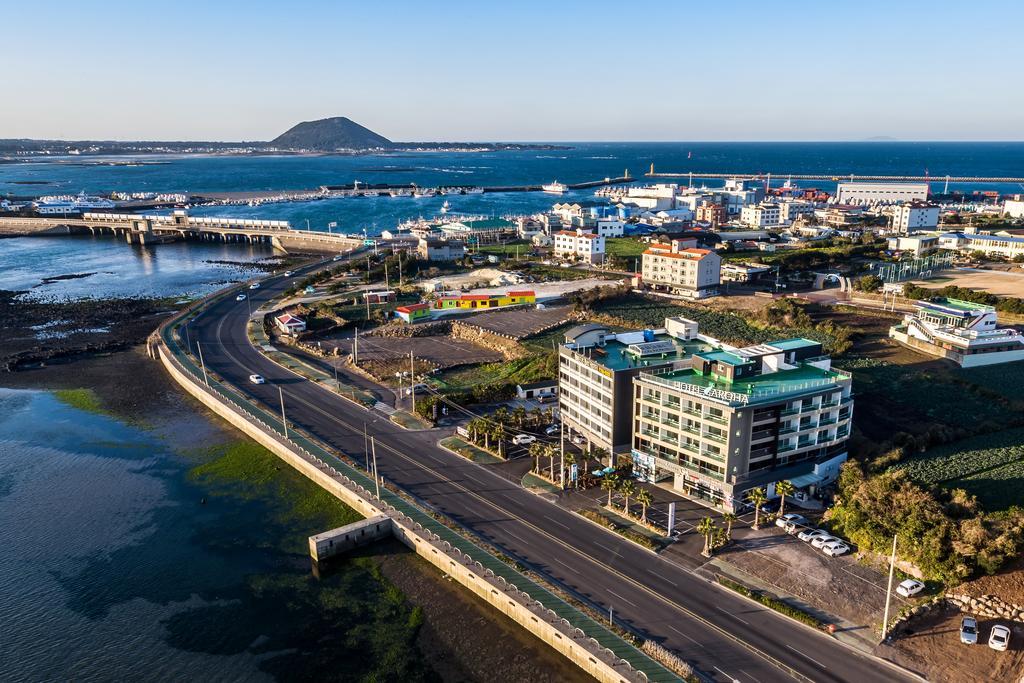 Hotel Aroha Jeju Seogwipo Bagian luar foto